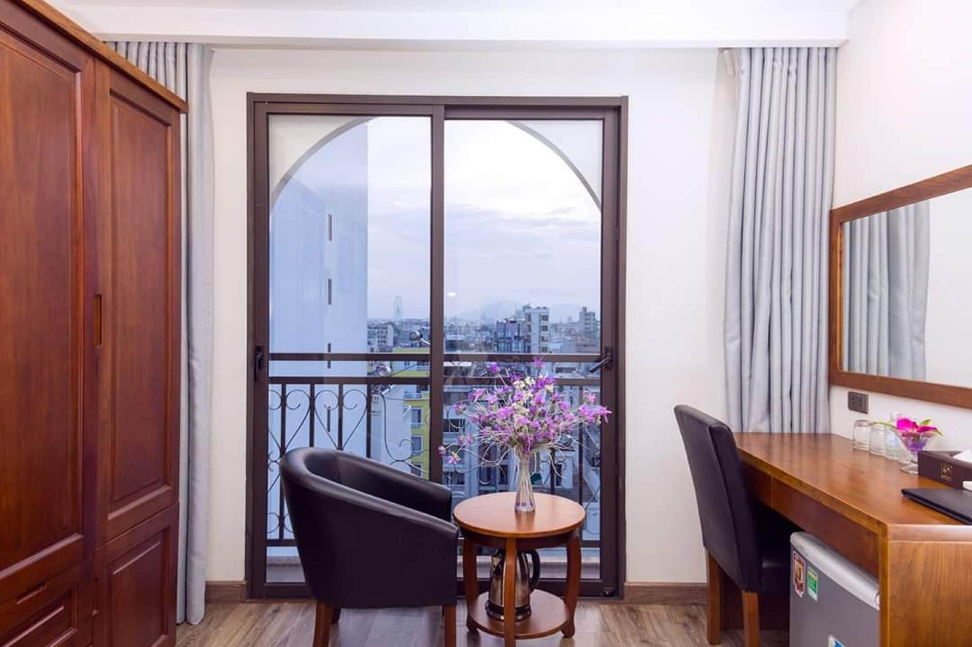 Royal Charm Hotel Danang Exterior photo