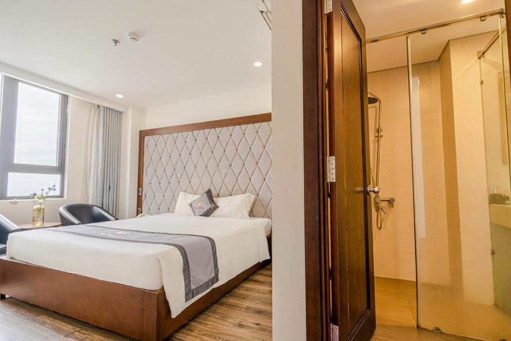 Royal Charm Hotel Danang Exterior photo
